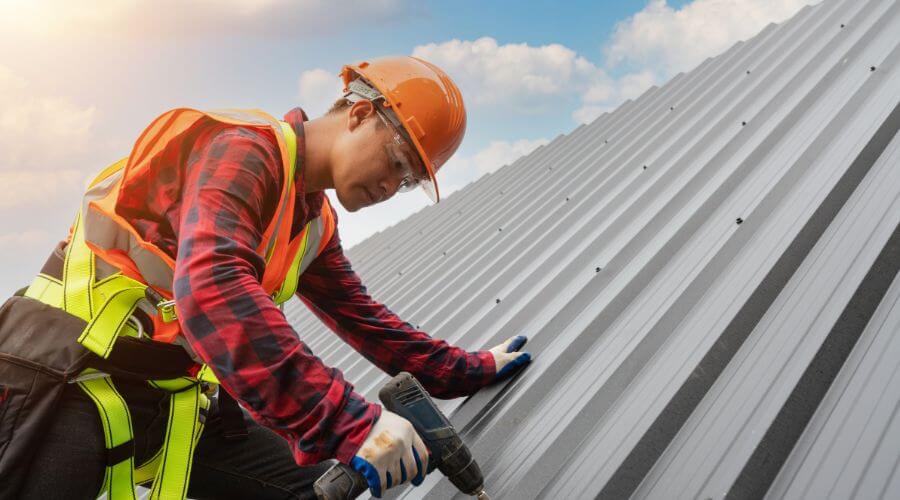 Professional gutter cleaning in Clearlake, WA